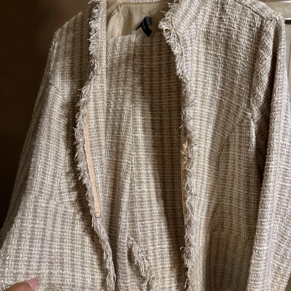 Pant suit - Picture 2 of 3